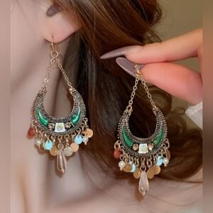 Elegant Green and Gold Dangle Earrings